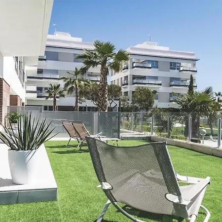 Apartment Quiet Modern With A Large Sunny Garden! *