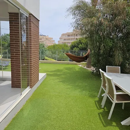 Apartment Quiet Modern With A Large Sunny Garden! *